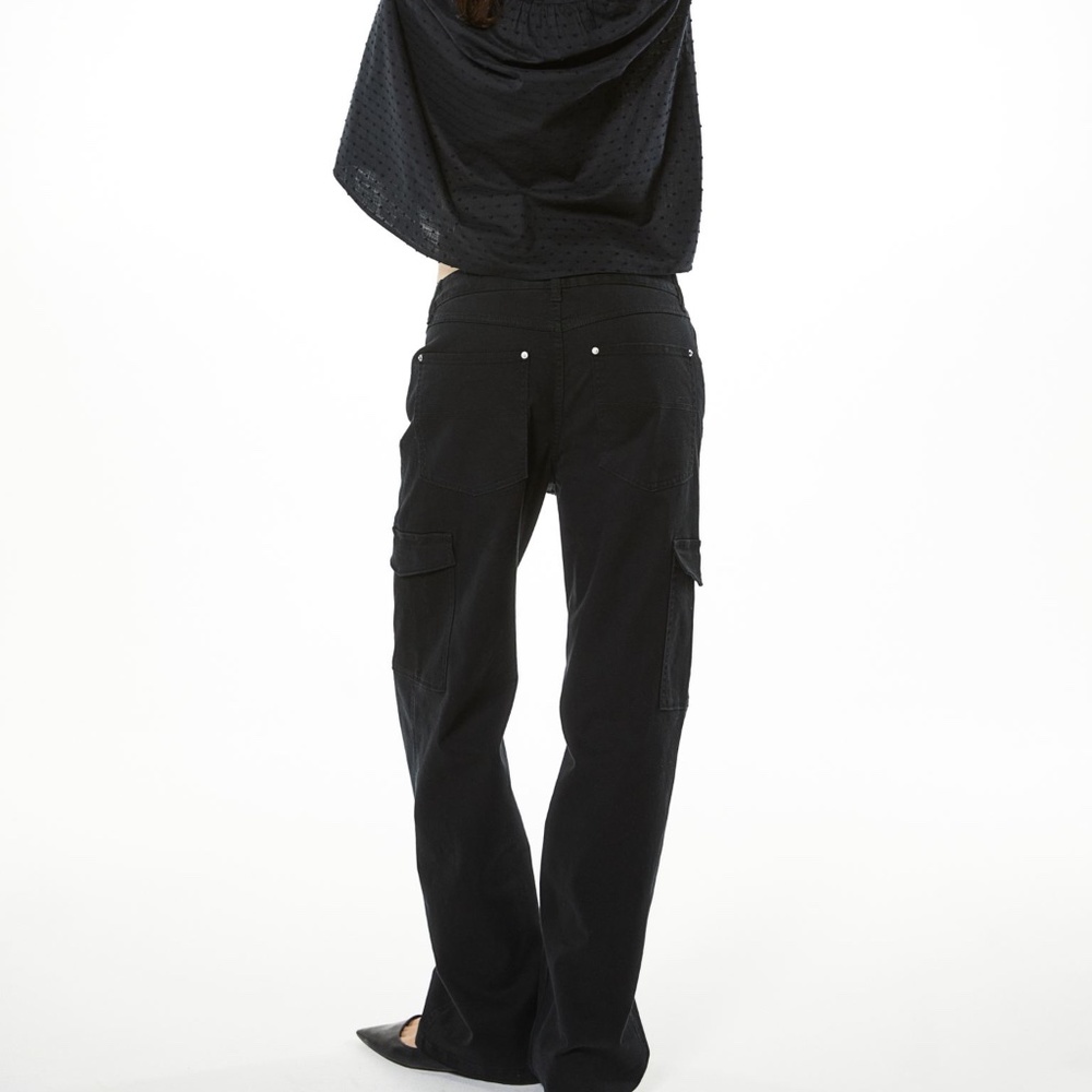 H&M Cotton Cargo Pants - Black Color - Women's Size 2 - Popular Utility Trend